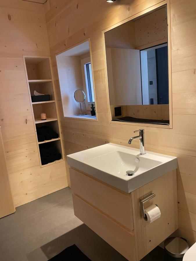 Mondholz Ferienwohnung Андермат Екстериор снимка